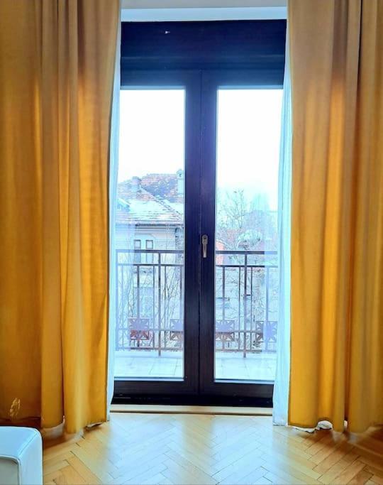 Classy Apartment With Parking In The City Center Bükreş Dış mekan fotoğraf